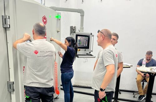 Ultime notizie aziendali su Migliora l'efficienza del rivestimento e la qualità della pellicola con i rivestimenti ad evaporazione termica di Royal Technology