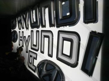 Un buon prezzo. 3D illuminato PMMA ha condotto il bordo di logo dell'automobile, 3D acrilico che si formano ed il servizio di metallizzazione sotto vuoto in linea